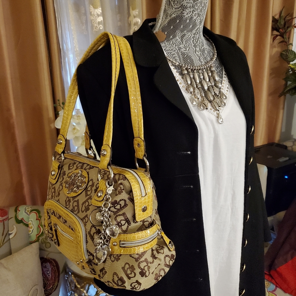 ‼️SOLD‼️"Authentic Kathy Van Zeeland  "